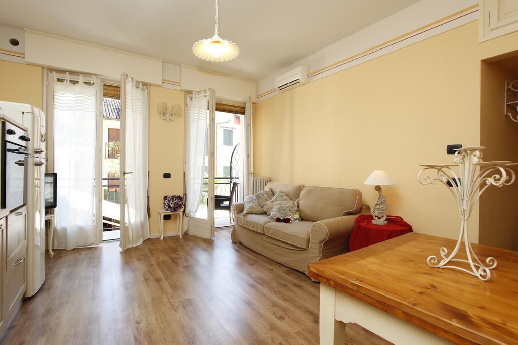 Appartamenti Piazza Umberto I 托里德尔贝纳科 客房 照片